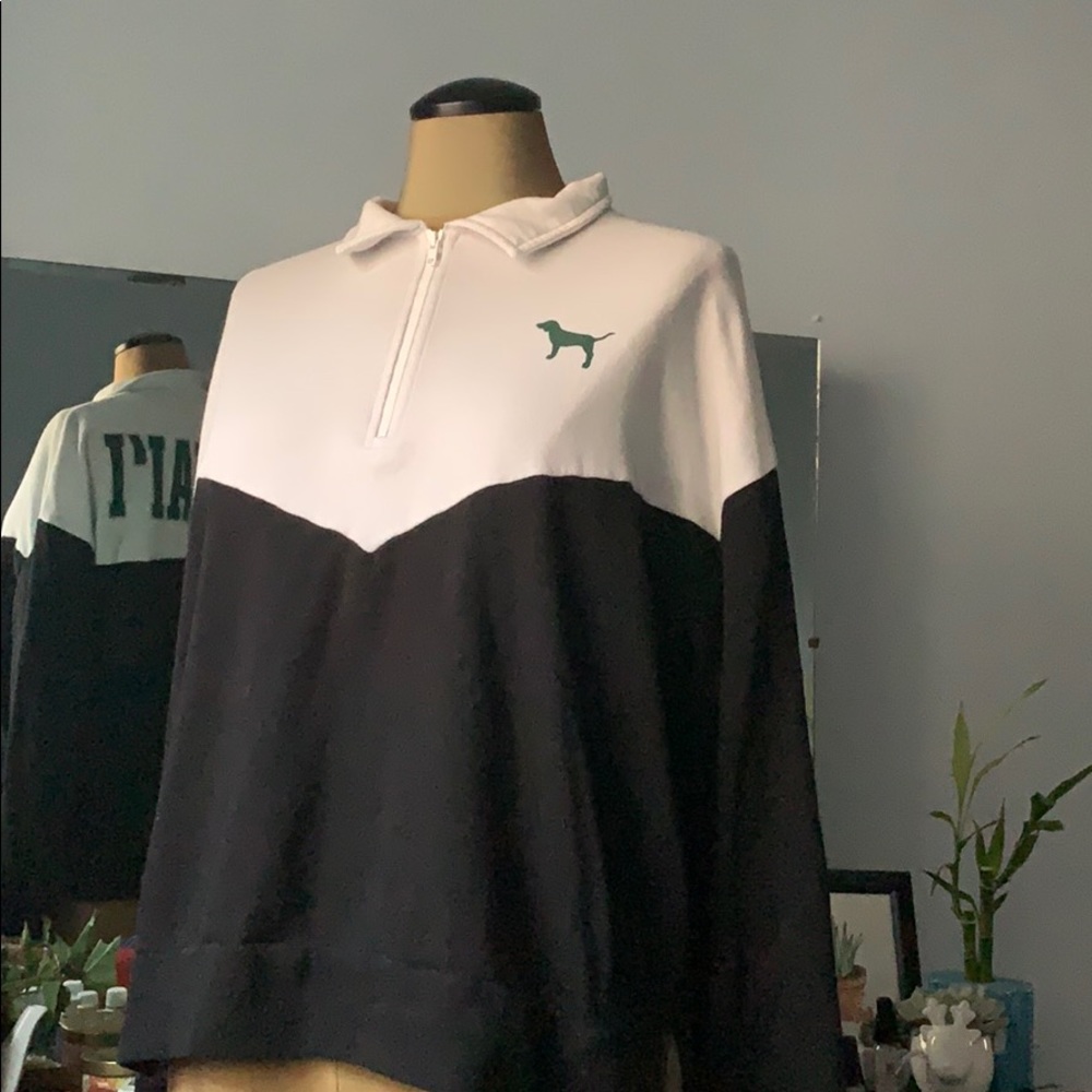 PINK University of Hawaii quarter zip sweater!🌴